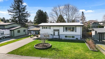 6513 Fern Street, Chilliwack, BC, Chilliwack — Single Family Residence for sale