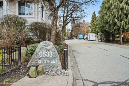 Hallway Photo of 13 6533 121 Street, Surrey, BC