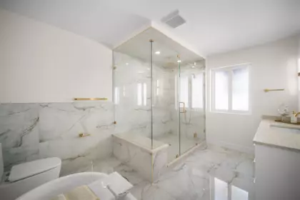 Entry Foyer Photo of 2320 Cascade Street, Abbotsford, BC