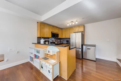 Primary Bathroom Photo of 228 5155 Watling Street, Burnaby, BC