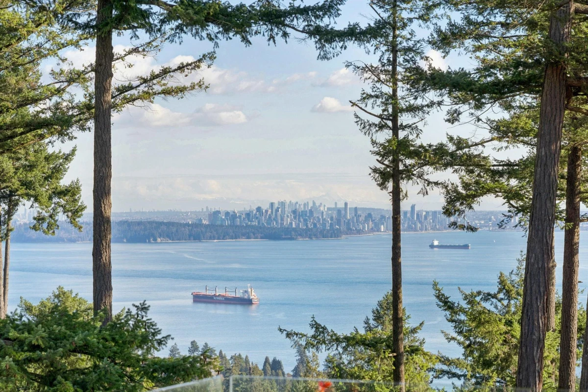 Family Room Photo of 7 5110 Alderfeild Place, West Vancouver, BC