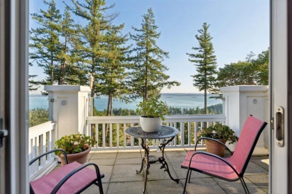 Staircase Photo of 7 5110 Alderfeild Place, West Vancouver, BC