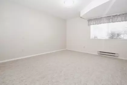 Hallway Photo of 7 3055 Trafalgar Street, Abbotsford, BC