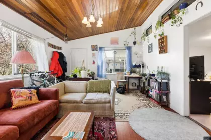 Powder Room Photo of 3708 Dumfries Street, Vancouver, BC