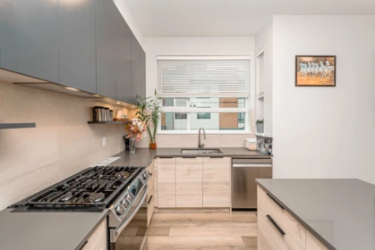 Kitchen Island Photo of 108 30530 Cardinal Avenue, Abbotsford, BC