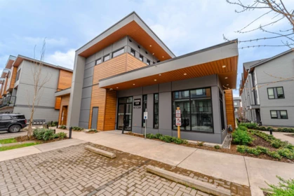 Swimming Pool Photo of 108 30530 Cardinal Avenue, Abbotsford, BC