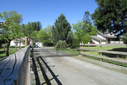 44387 South Sumas Road, Chilliwack, BC, Greendale — 3 bed single family residence for sale