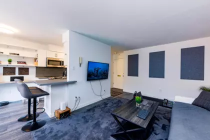 Office / Den Photo of 208 160 E 19th Street, North Vancouver, BC