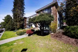 208 160 E 19th Street, North Vancouver, BC