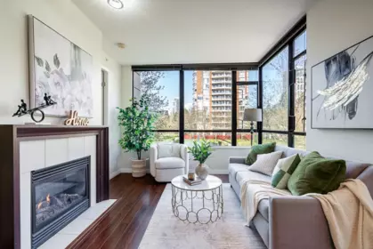 Breakfast Nook Photo of 301 7368 Sandborne Avenue, Burnaby, BC