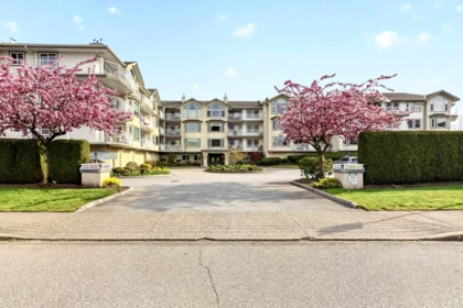 212 20600 53a Avenue, Langley, BC, Langley — Apartment/Condo for sale