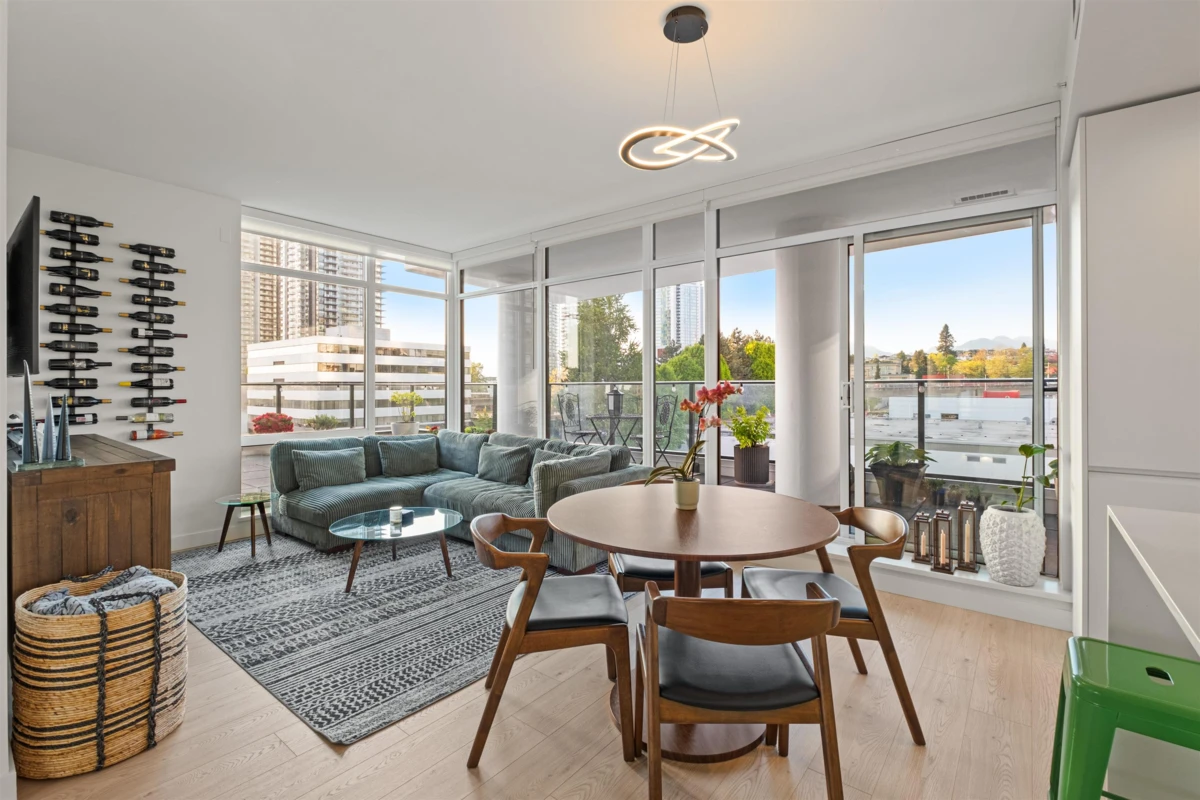 Family Room Photo of 504 2181 Madison Avenue, Burnaby, BC