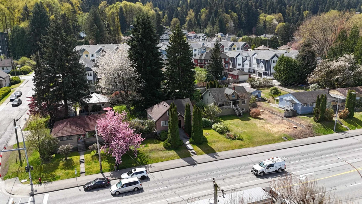 Living Room Photo of 2825 St John Street, Port Moody, BC