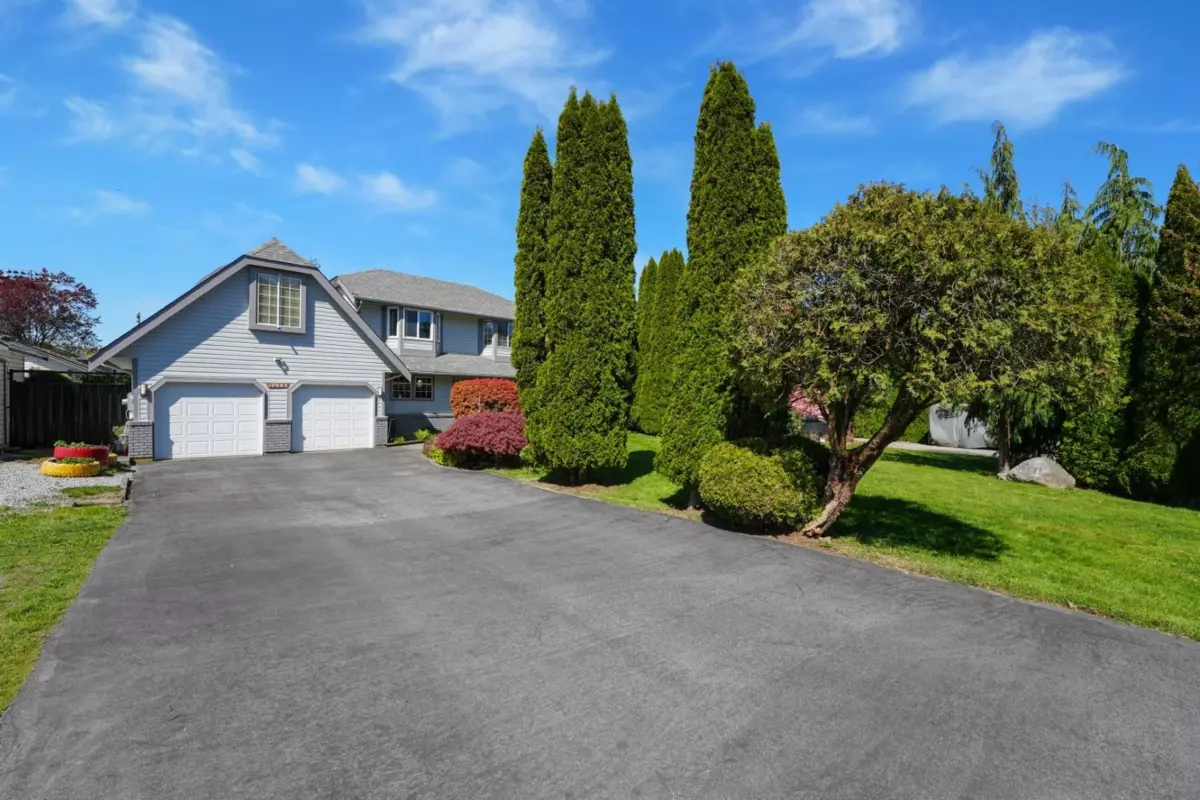 Living Room Photo of 10583 245b Street, Maple Ridge, BC