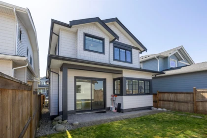 Garden / Landscaping Photo of 4705 Hazelnut Way, Tsawwassen, BC