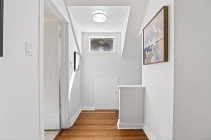 Guest Bathroom Photo of 1009 E 14th Avenue, Vancouver, BC