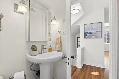 Laundry Room Photo of 1009 E 14th Avenue, Vancouver, BC