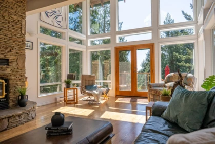 Breakfast Nook Photo of 486 Bluff Way, Mayne Island, BC