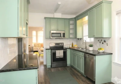 Kitchen Island Photo of 4778 Killarney Street, Vancouver, BC