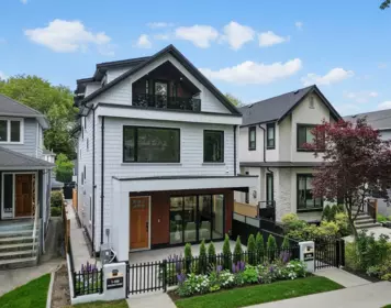1 182 Ontario Place, Vancouver, BC, Vancouver — Half Duplex for sale
