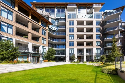 Swimming Pool Photo of 406 6707 Nelson Avenue, West Vancouver, BC