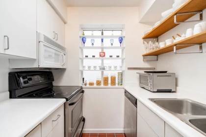 Breakfast Nook Photo of 304 592 W 16th Avenue, Vancouver, BC
