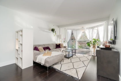 Breakfast Nook Photo of 403 811 Helmcken Street, Vancouver, BC