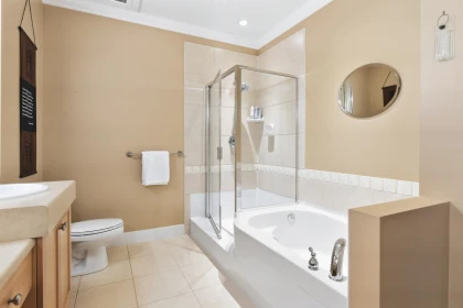 Primary Bathroom Photo of 11 18088 8 Avenue, Surrey, BC