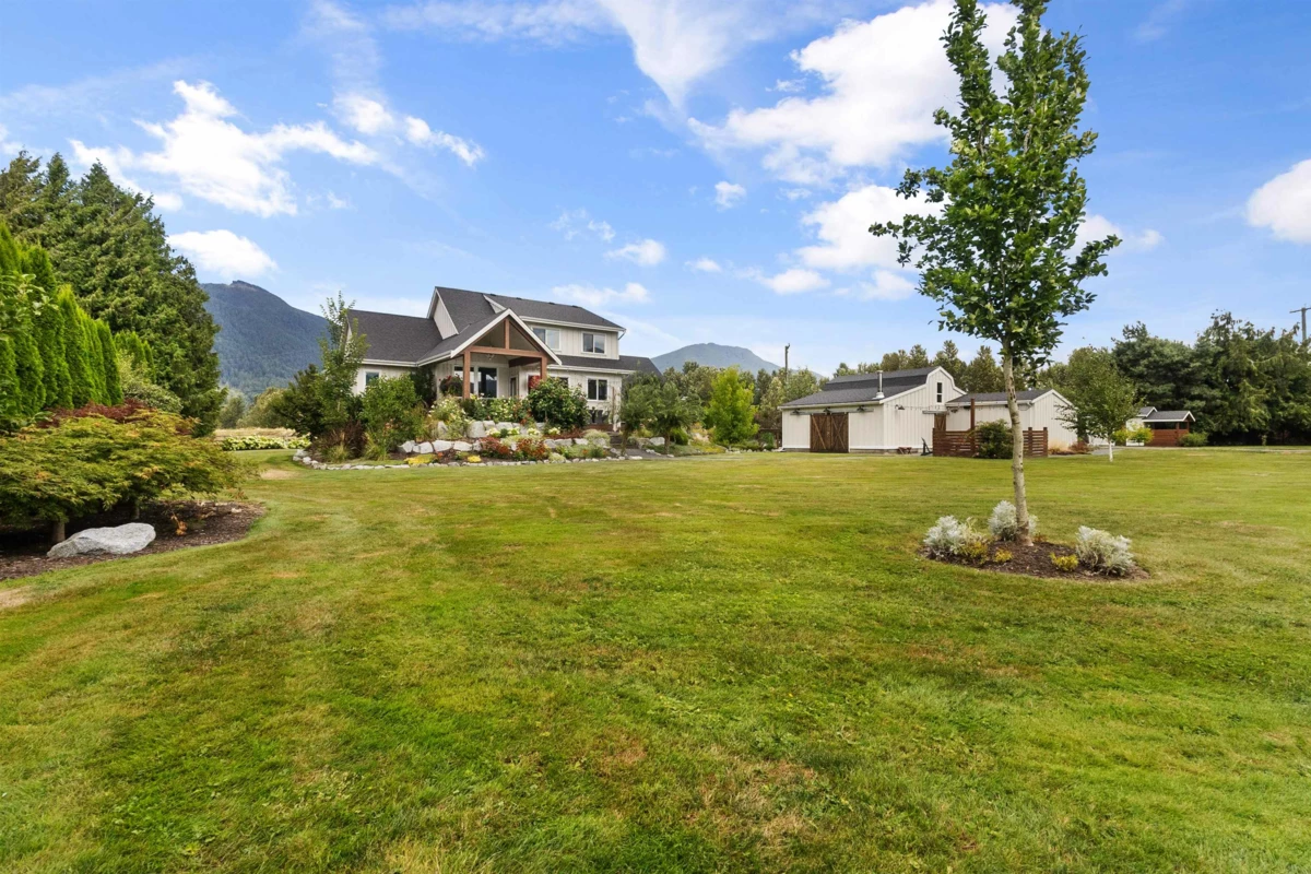 Living Room Photo of 37225 Mckamie Road, Mission, BC
