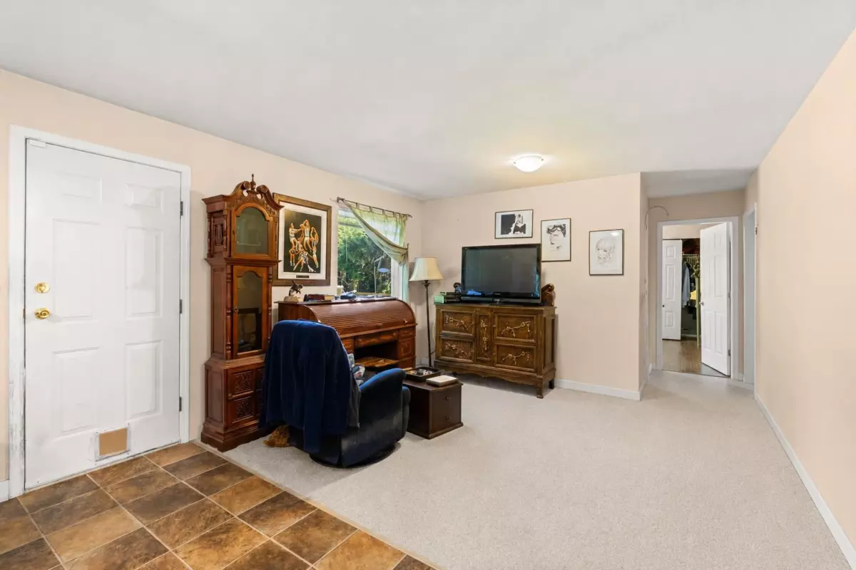 Family Room Photo of 21611 50 Avenue, Langley, BC