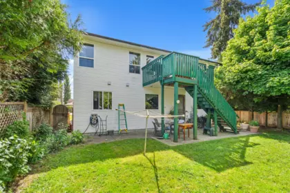 Front Yard Photo of 21611 50 Avenue, Langley, BC