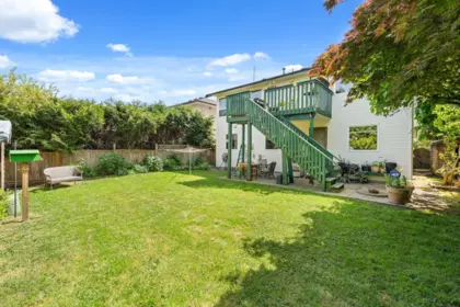 Garden / Landscaping Photo of 21611 50 Avenue, Langley, BC