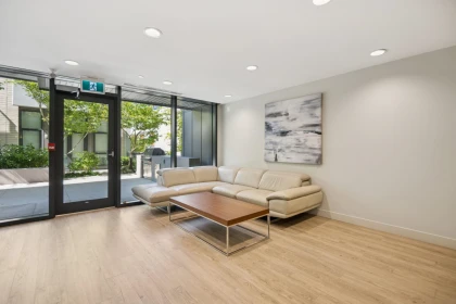 Hallway Photo of 301 4427 Cambie Street, Vancouver, BC