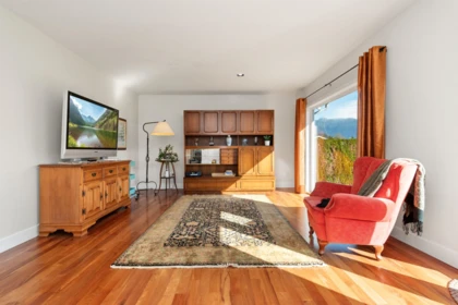 Breakfast Nook Photo of 1732 Agassiz Avenue, Agassiz, BC