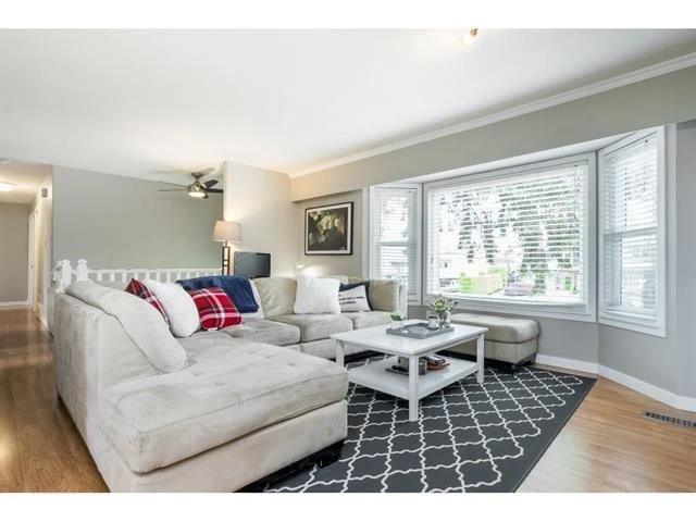 Family Room Photo of 18120 58a Avenue, Surrey, BC