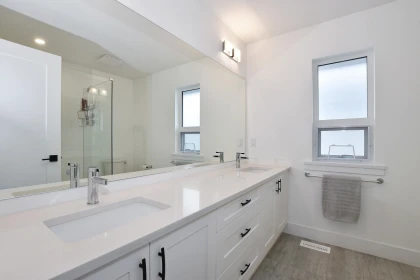 Guest Bathroom Photo of 20541 77b Avenue, Langley, BC