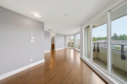 Basement Recreation Room Photo of 201 4338 Commercial Street, Vancouver, BC