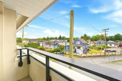 Entry Foyer Photo of 201 4338 Commercial Street, Vancouver, BC