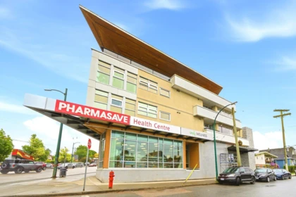Garden / Landscaping Photo of 201 4338 Commercial Street, Vancouver, BC