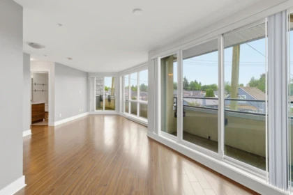 Mudroom Photo of 201 4338 Commercial Street, Vancouver, BC