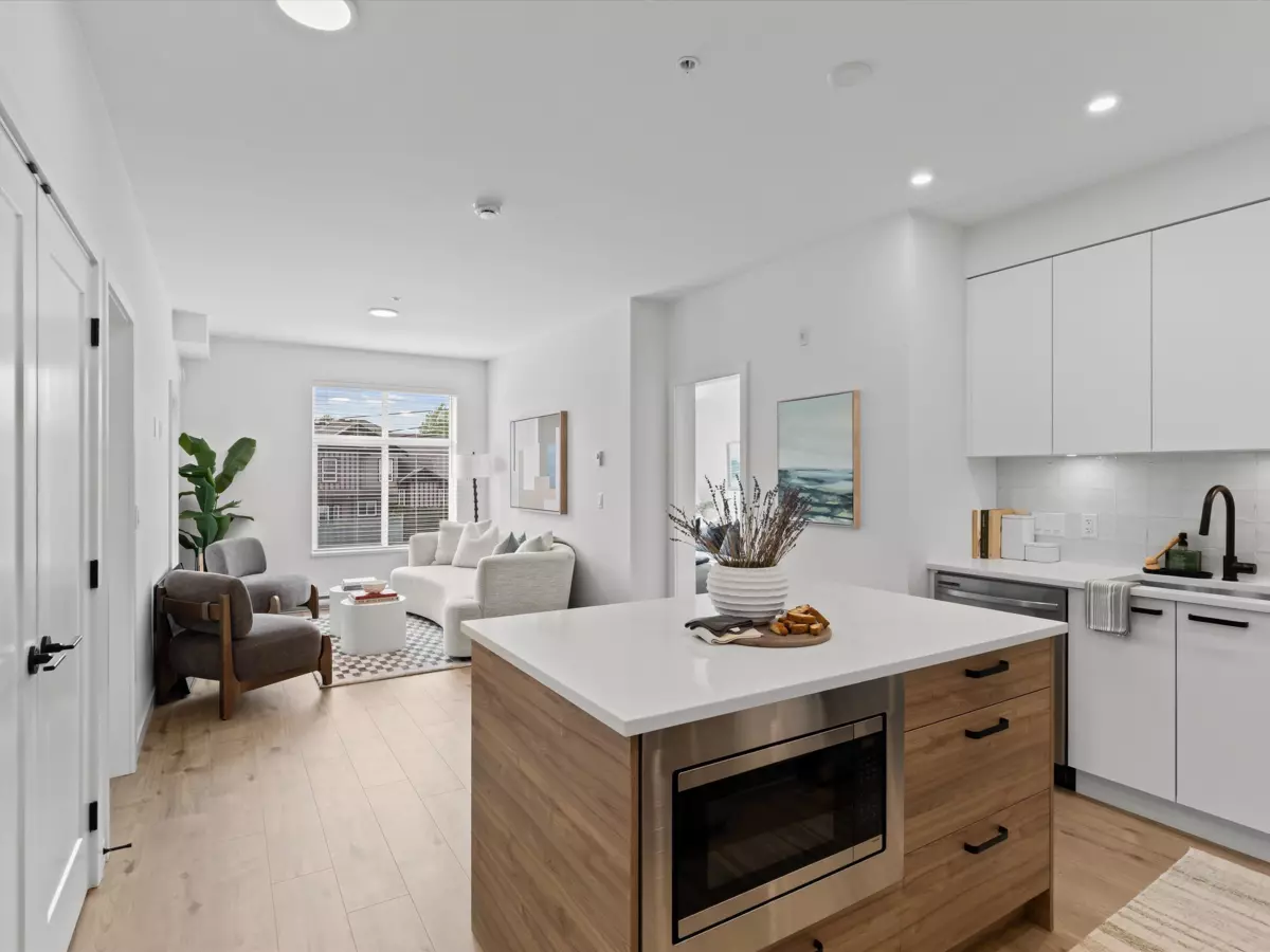 Family Room Photo of 204 33920 Best Avenue, Mission, BC