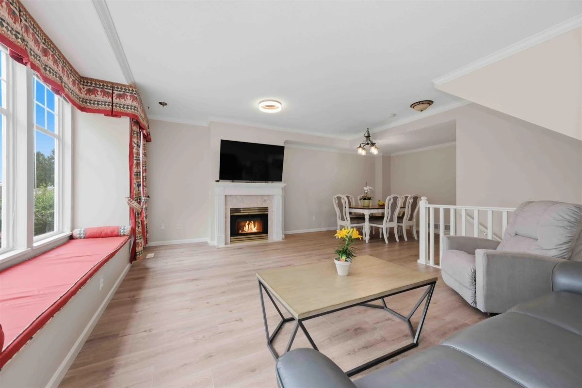 Family Room Photo of 2 5950 Oakdale Road, Burnaby, BC