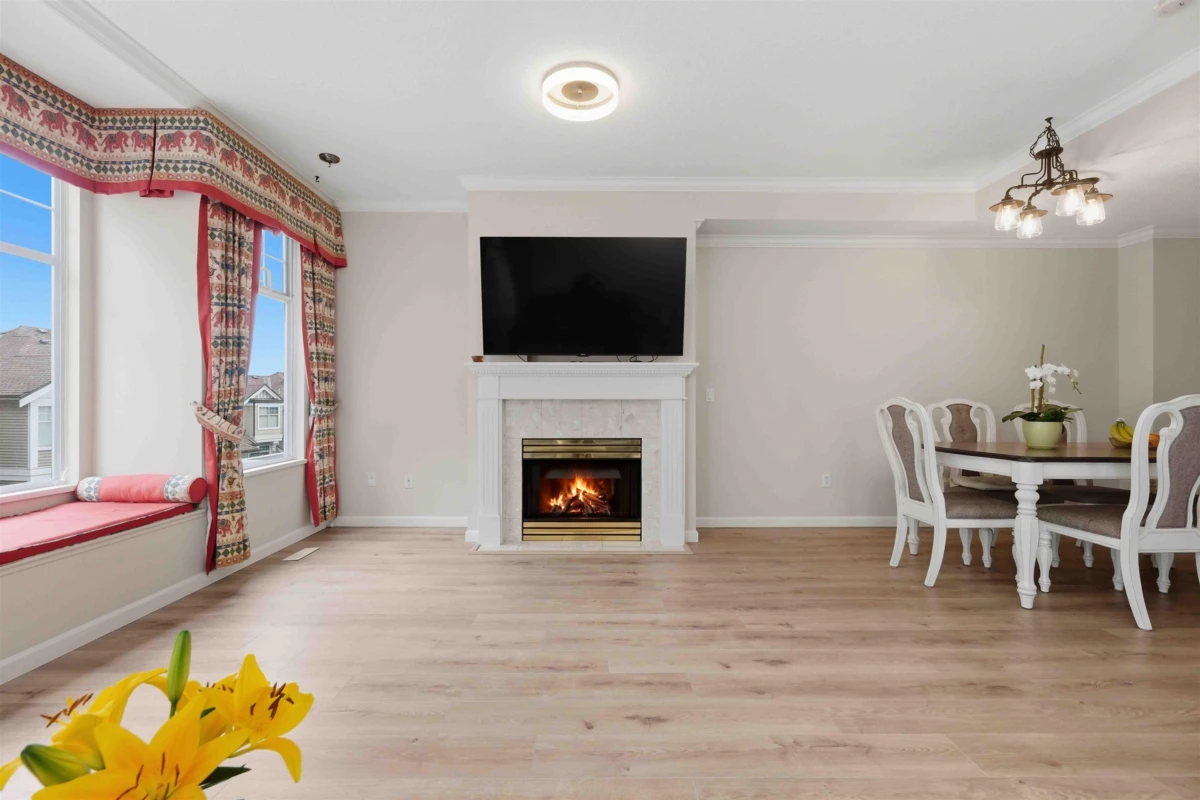 Living Room Photo of 2 5950 Oakdale Road, Burnaby, BC