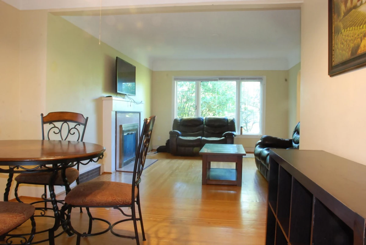 Living Room Photo of 3276 W 32nd Avenue, Vancouver, BC