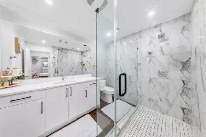 Guest Bathroom Photo of 21298 36 Avenue, Langley, BC