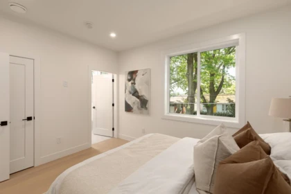 Hallway Photo of 1 3635 Turner Street, Vancouver, BC