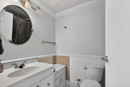 Walk-In Closet Photo of 1 31522 Monarch Court, Abbotsford, BC