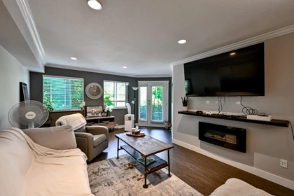 Office / Den Photo of 319 12101 80 Avenue, Surrey, BC
