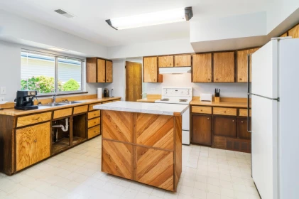 Laundry Room Photo of 22450 Streng Avenue, Maple Ridge, BC