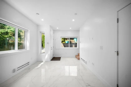 Swimming Pool Photo of 7493 Gatineau Place, Vancouver, BC